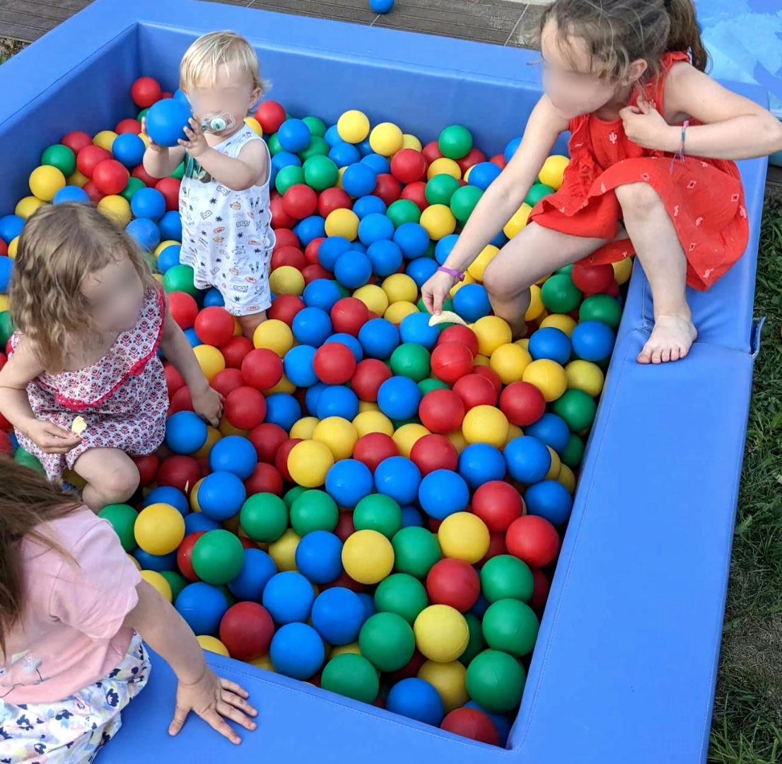 https://mampetitepomme.fr/wp-content/uploads/2023/07/mampimpampom-enfants.jpg